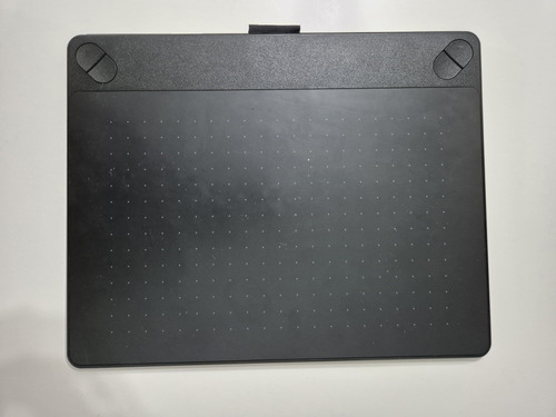 Wacom Cth-690 Intuos Medium Pen And Touch