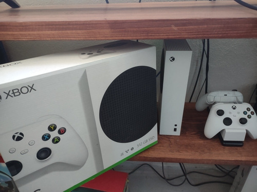 Xbox Series S, 2 Controles + Base De Carga