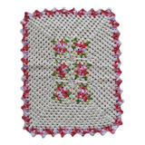 Tapete De Crochê Com Detalhes Floral