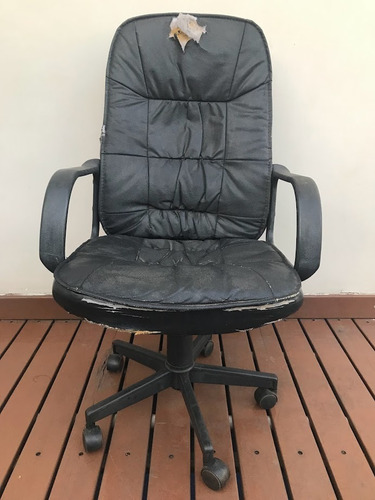 Cadeira Presidente Giratória Usada  - Com Avarias