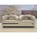 Xbox One S 4k 1tb - 2 Controles + Pilhas Recarregáveis