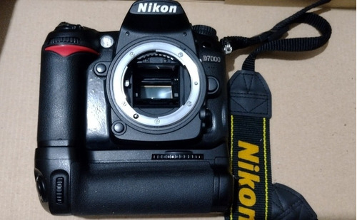 Nikon D7000 Dslr Cor  Preto + Kit Lente 18-105mm - + Grip 