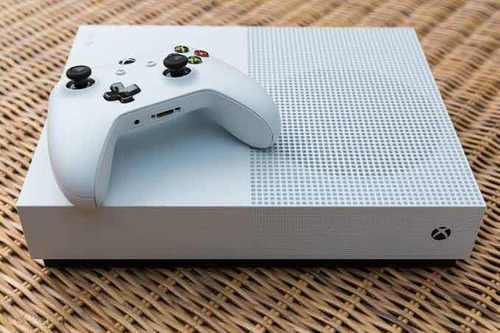 Xbox One S, Red Dead Redemtion 2, Kniect