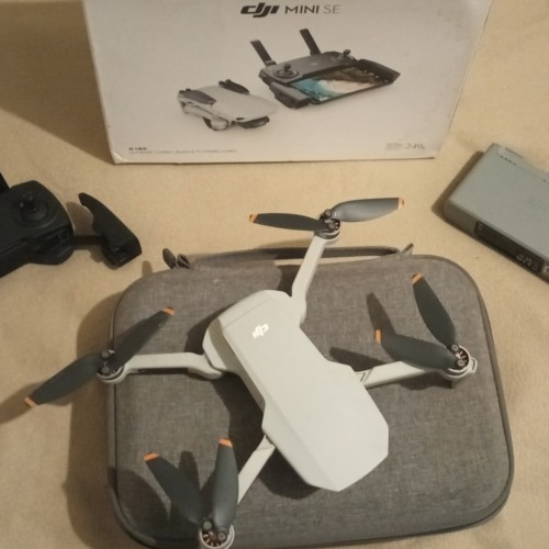 Drone Dji Mini Se Fly More Combo, 2.7k Gris Con 3 Baterías