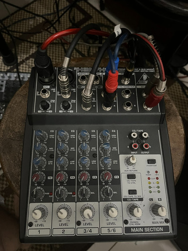 Mesa De Som Behringer 802 Xenyx 110v Ou 220v