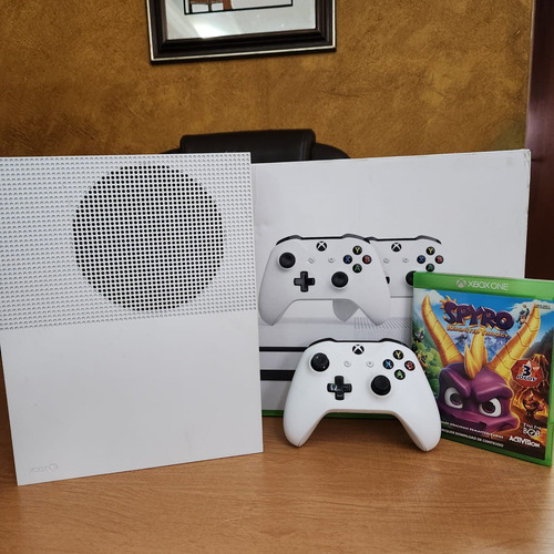 Xbox One S 1tb Semi Novo Com Controle Brinde Jogo Spyro