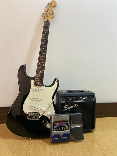 Guitarra Eléctrica Fender Squire Strat + 8 Accesorios 