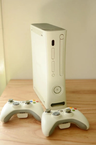 Xbox 360 250 Gb -2 Joysticks - Juegos 