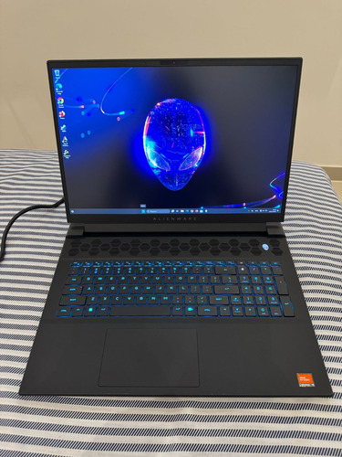 Dell Alienware M18 Ryzen 9, 32gb, 1tb, Rtx4070 480hz Novo