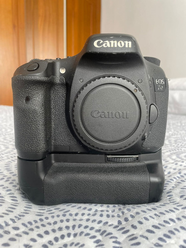  Canon Eos 7d Dslr Em Ótimo Estado Com Grip Para Baterias.