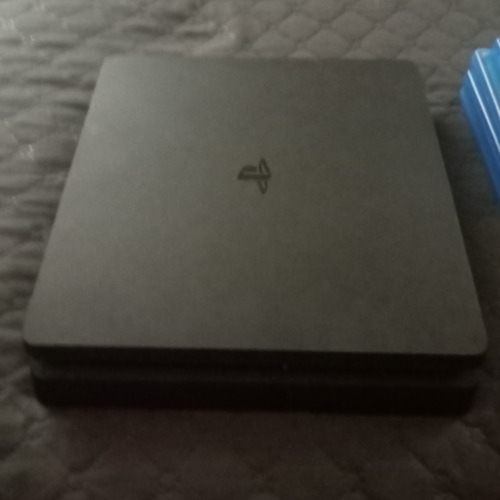 Ps4 1 Tb Color Negro Con 4 Juegos Y 1 Control Original.