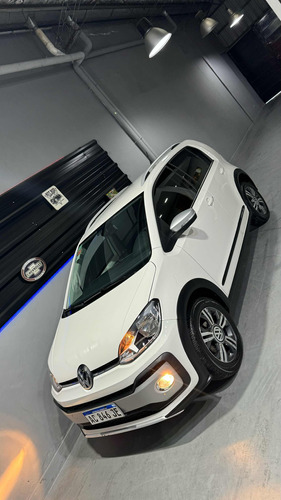 Volkswagen Up! 2018 1.0 Cross Up!