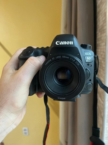  Canon Eos 6d Mark Ii (usada) + Lente 50mm 