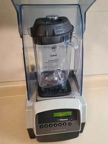 Licuadora Vitamix Touch & Go 2 Con Cubierta Anti Ruido