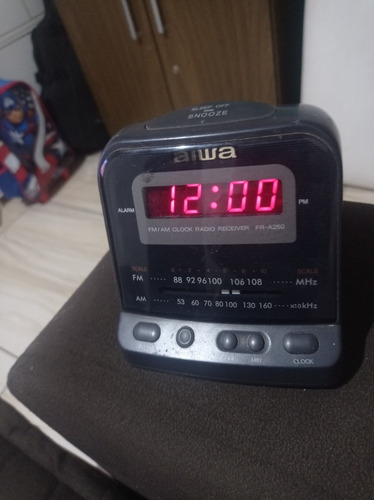 Rádio Relógio Aiwa 