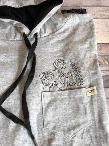 Remeron Vestido Canguro Bolsillos Capucha Bordado Floresgris