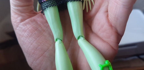 2011 Mattel Monster High Festival Venus Mcflytrap Doll 27 Cm