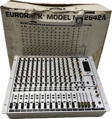 Behringer Eurorack Mx2642a Mixer Mesa Novo Mostruario 110v