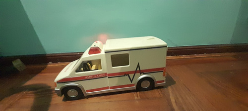 Ambulancia Playmobil 5681 City Action
