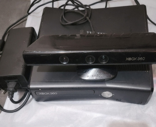 Xbox 360 Slim + Kinect+cabos+2jogos
