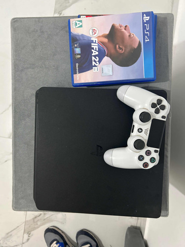 Play Station 4 Slim