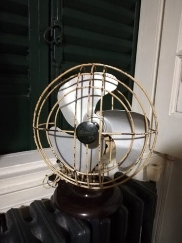 Ventilador De Mesa Antiguo Marca Eleme. 