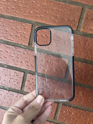 Funda iPhone 11 Transparente Con Negro