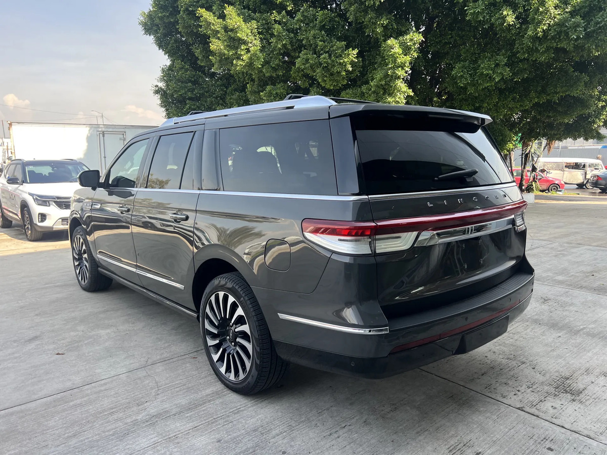 Lincoln Navigator 2024 - Imagen 3