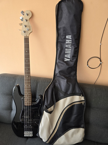 Bajo Squire Fender Negro Precision 