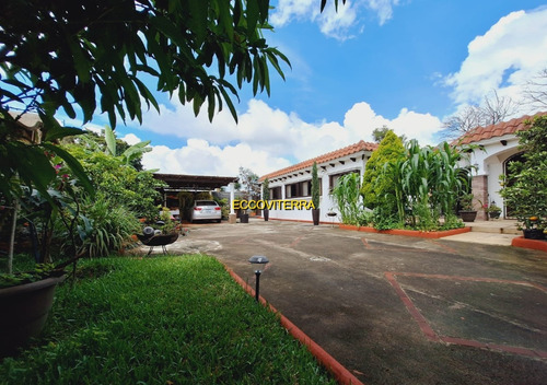 ¡¡buscas Casa De Un Nivel Con Amplio Terreno!! Ven Y Conoce Belleza De Casa Estilo Colonial - Imagen 4