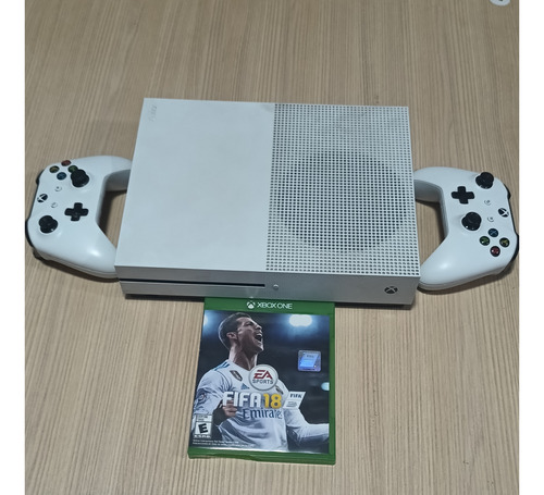 Xbox One S 1681 Usado