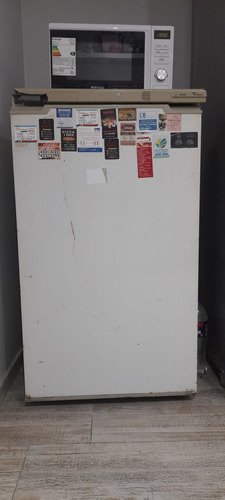 Freezer Vertical Philips  Whirlpool Blanco, 231 Lt