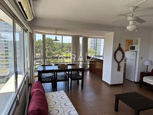 Apartamento 2 Dormitorios En Venta En Avenida Roosevelt