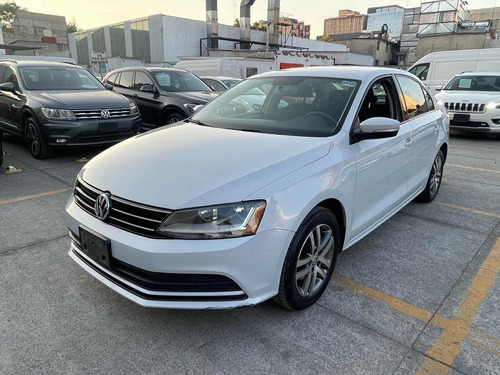 Volkswagen Jetta 2017 2.5 Trendline Mt