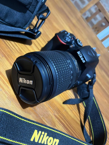Camara Nikon D3500. Impecable 