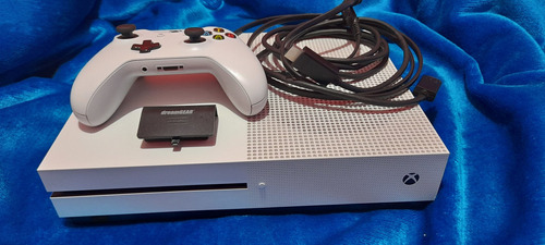 Xbox One S 1tb, Blanco, Exelente Estado, Batería Recargable.