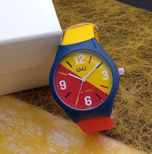 Reloj Qyq Edicion Colors Pulso Goma Hora Analoga + Envio