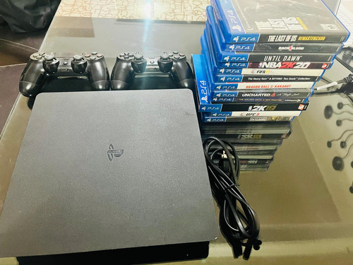 Playstation 4 Slim 