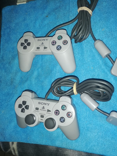 2 Control Para Video Juego  Play Station One Fat (de Uso) 