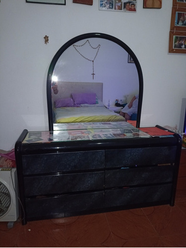 Mueble Cómoda Negro Con Espejo Usado Para Restaurar. 