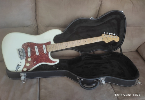 Fender Squier Deluxe Stratocaster Com Upgrades
