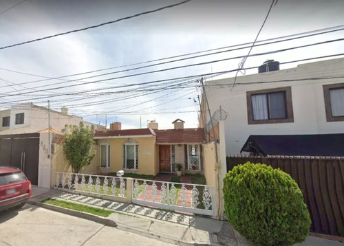 Casa En Venta De Recuperación Bancaria En El Dorado 1 Sección, Aguascalientes. Fm17