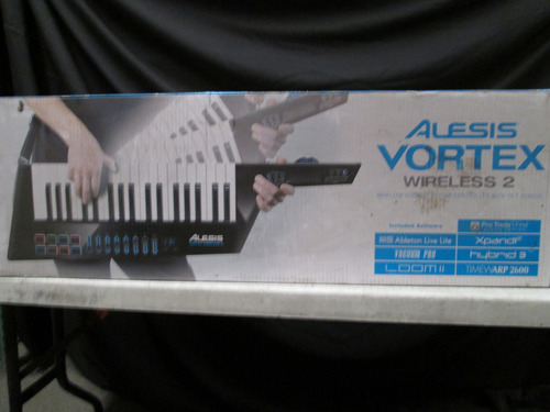 Controlador Midi Wireless Keytar Alesis Vortex Wireless 2