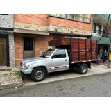 Toyota Hilux 2004 Estacas 4x2