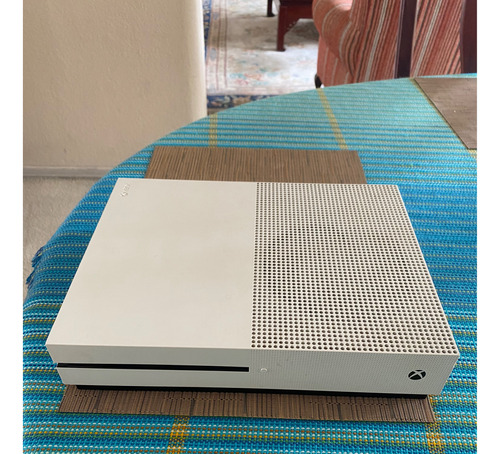 Microsoft Xbox One S 1tb Standard Color  Blanco