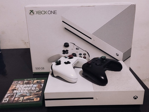 Xbox One S 500gb + 2 Joystick