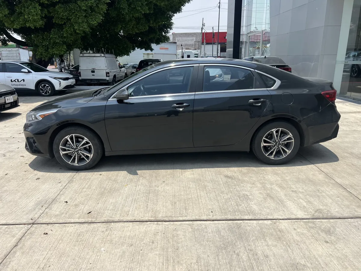 Kia Forte 2022 - Imagen 2