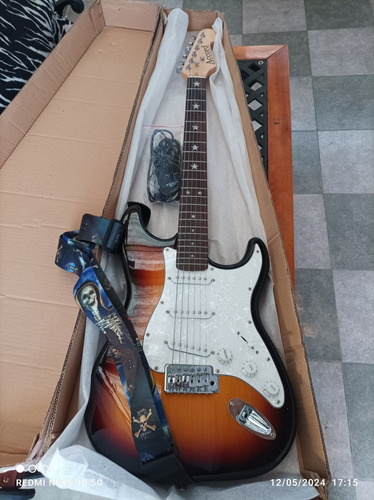 Guitarra Accord Stratocaster Mas Amplificador Sx.