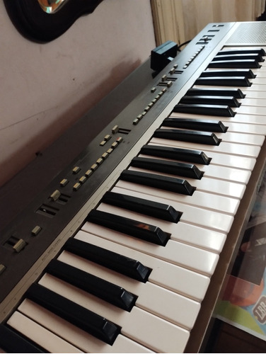 Organo Yamaha Ps-55 Color Gris