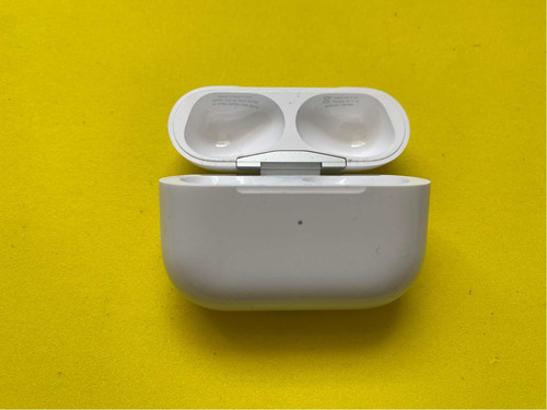 Estuche De AirPods Pro 2da Generación A2700 Original